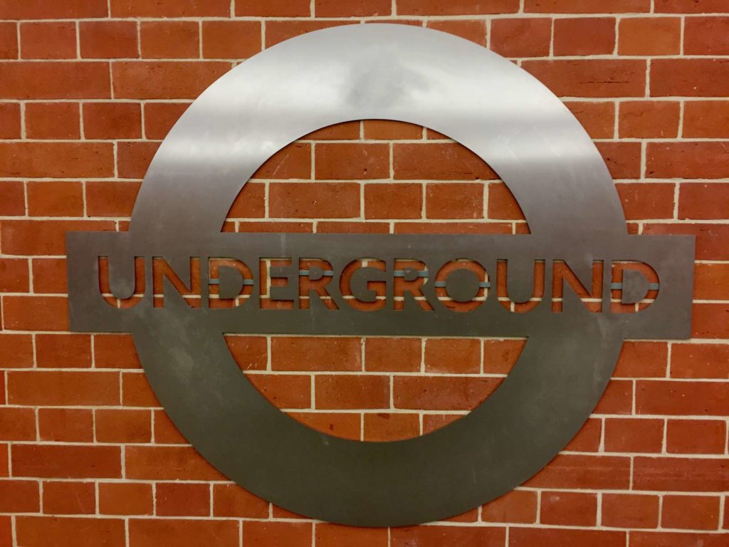 underground-oeffentliche-verkehrsmittel-london-mit-kind