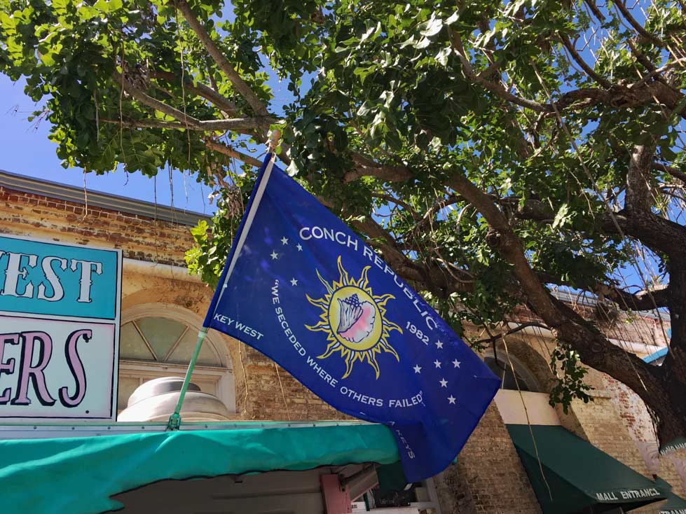 Route Florida - 2 Wochen Roadtrip mit Kindern flagge-Conch-Republic-Key-West-mietwagenrundreise-florida