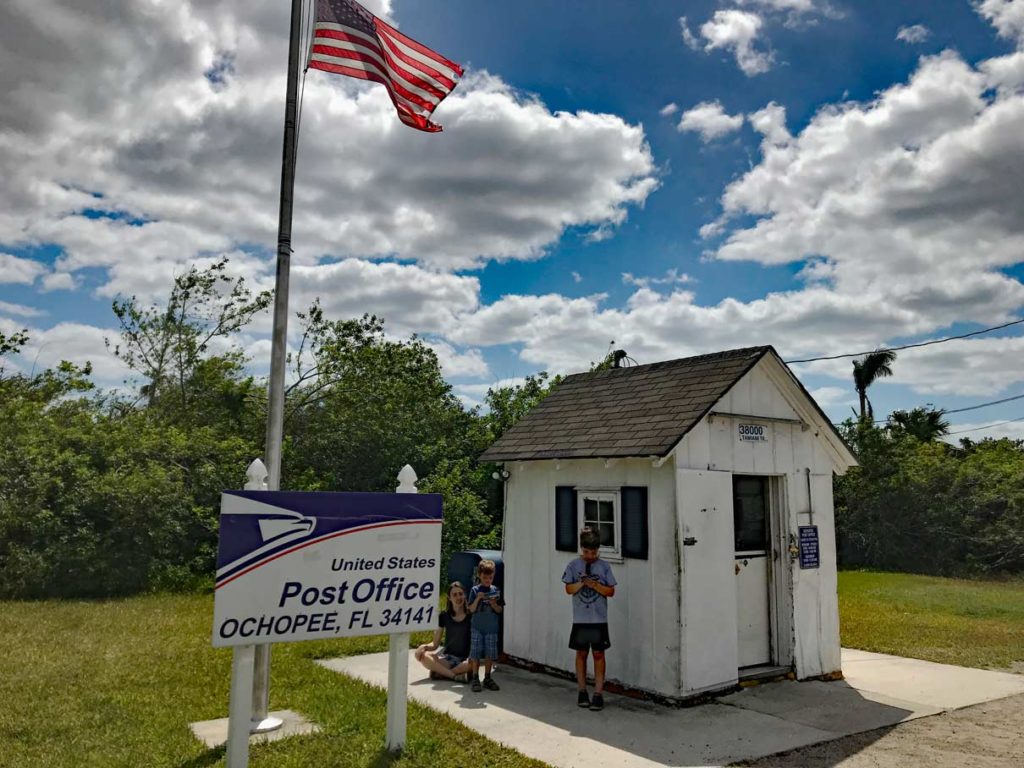 Route Florida - 2 Wochen Roadtrip mit Kindern Ochopee-Post-Office-Everglades-Florida-kleinstes-postamt