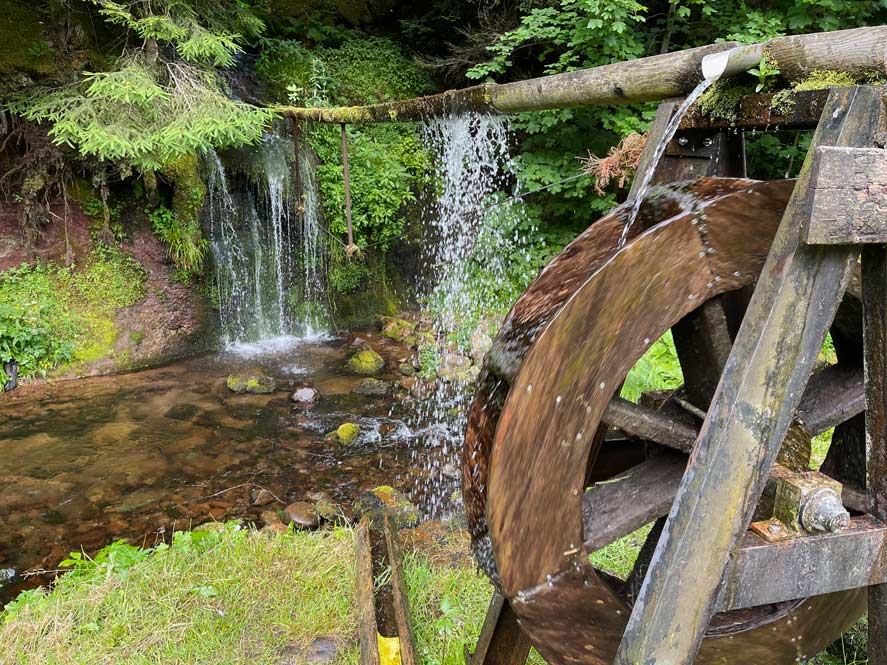 Familienurlaub im Schwarzwald: Unsere Erfahrungen im Hotel Traube Tonbach in Baiersbronn wassermühle-an-der-tonbach