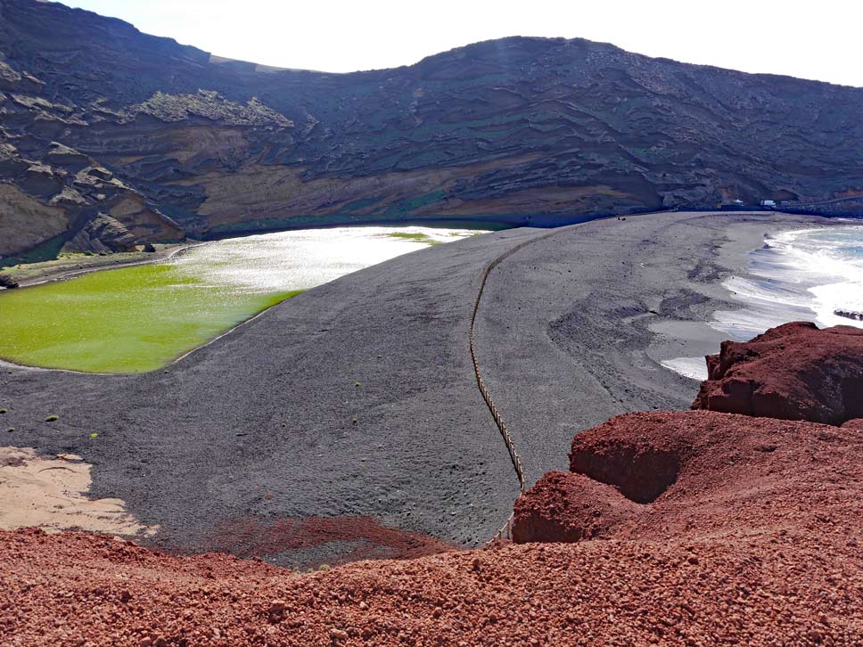 gruener-see-am-meer-el-golfo-sehenswuerdigkeiten-lanzarote-urlaub-mit-kindern