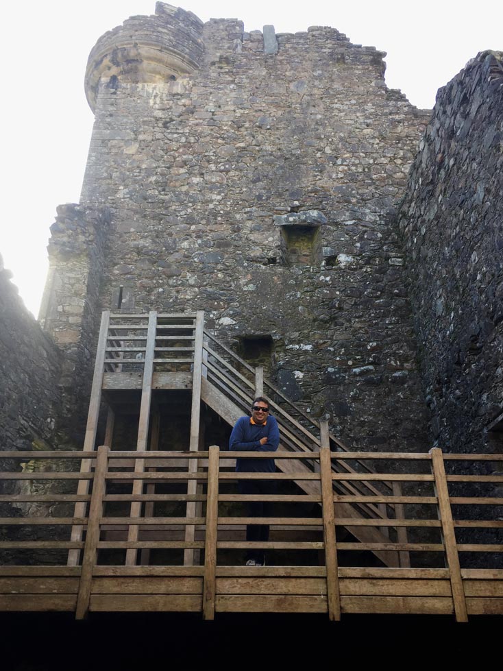 Mit Kindern durch Schottland reisen Kilchurn castle Schottland Strandfamilie