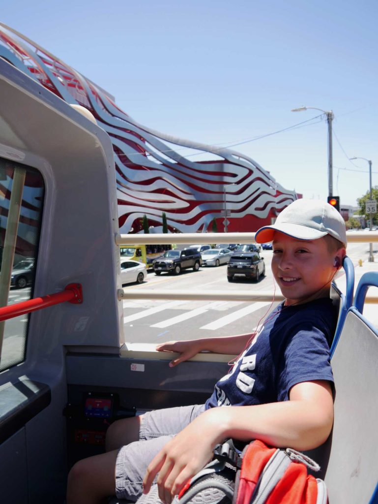 bus-hop-on-hop-off-tour-los-angeles-mit-kindern