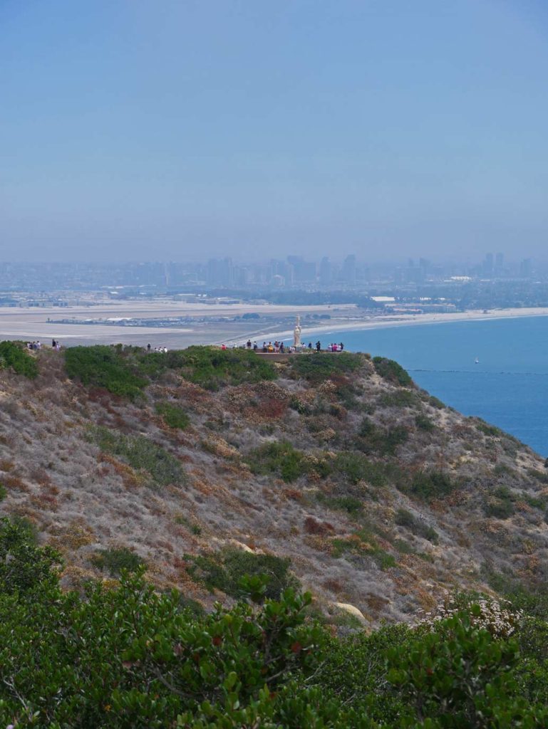 blick-auf-cabrillo-monument-und-coronado-strand-in-san-diego