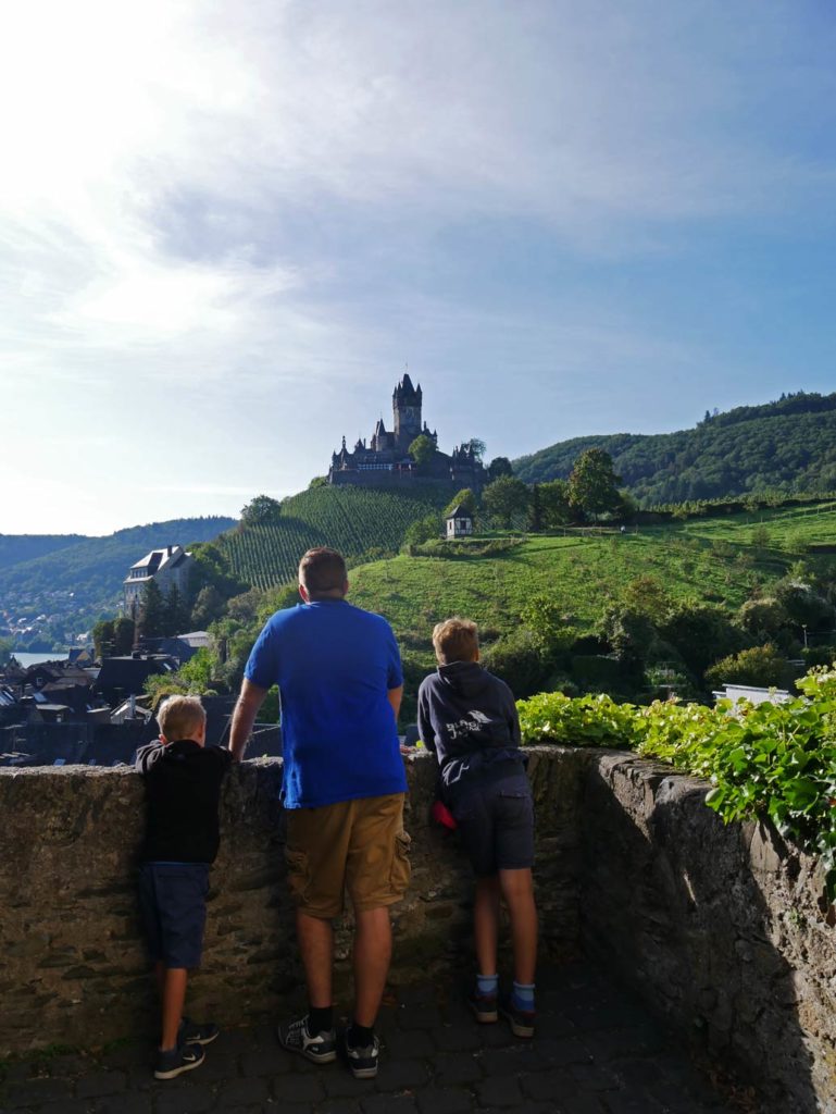 strandfamilie-reichsburg-cochem-mit-kindern