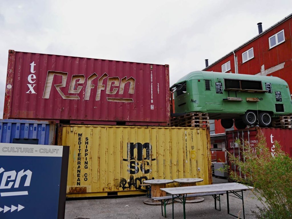 17 Tipps für Kopenhagen mit Kindern - Sehenswürdigkeiten, toller Spielplatz und das beste Museum für Familien reffen-streetfood-kopenhagen-mit-kindern