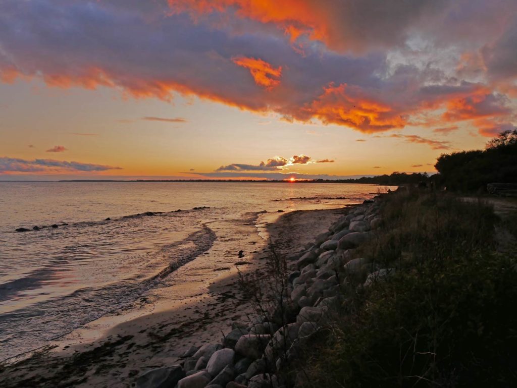 sonnenuntergang-ostsee-mon-mit-kindern