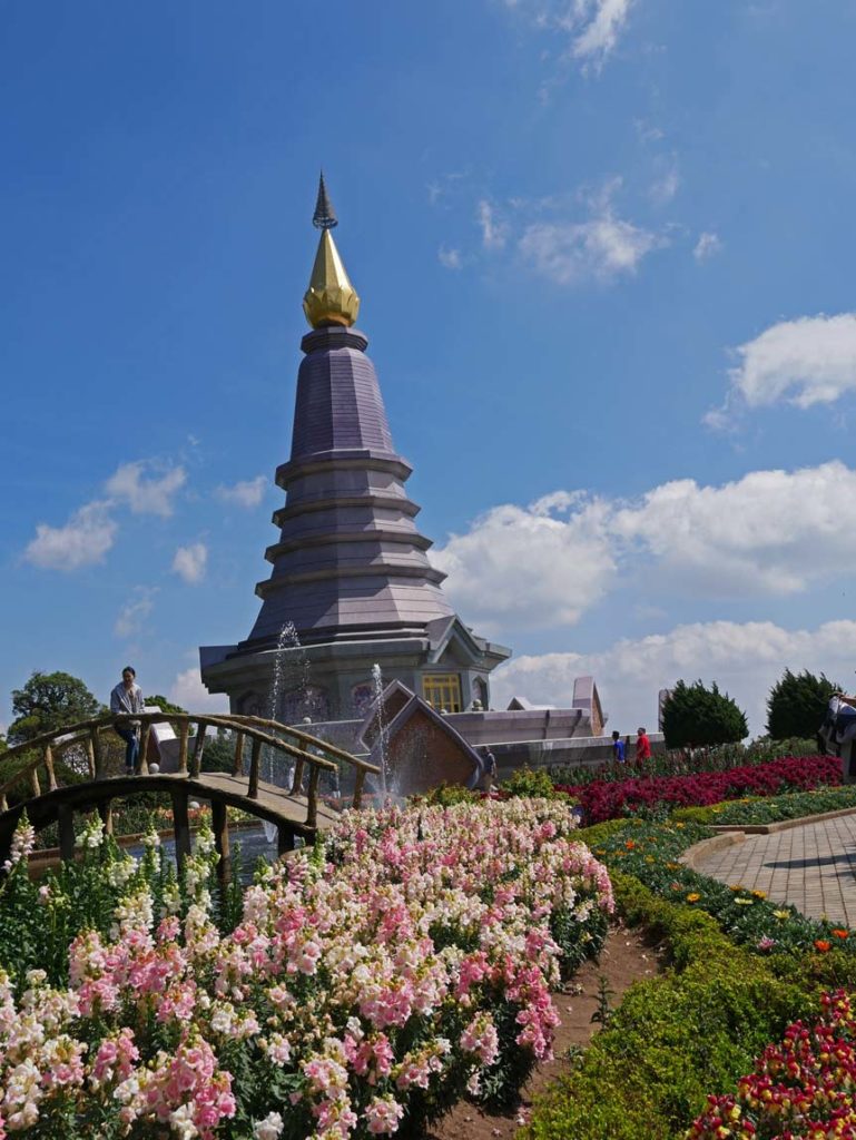 Chiang Mai und Chiang Rai mit Kindern two chedis doi inthanon nationalpark mit kindern