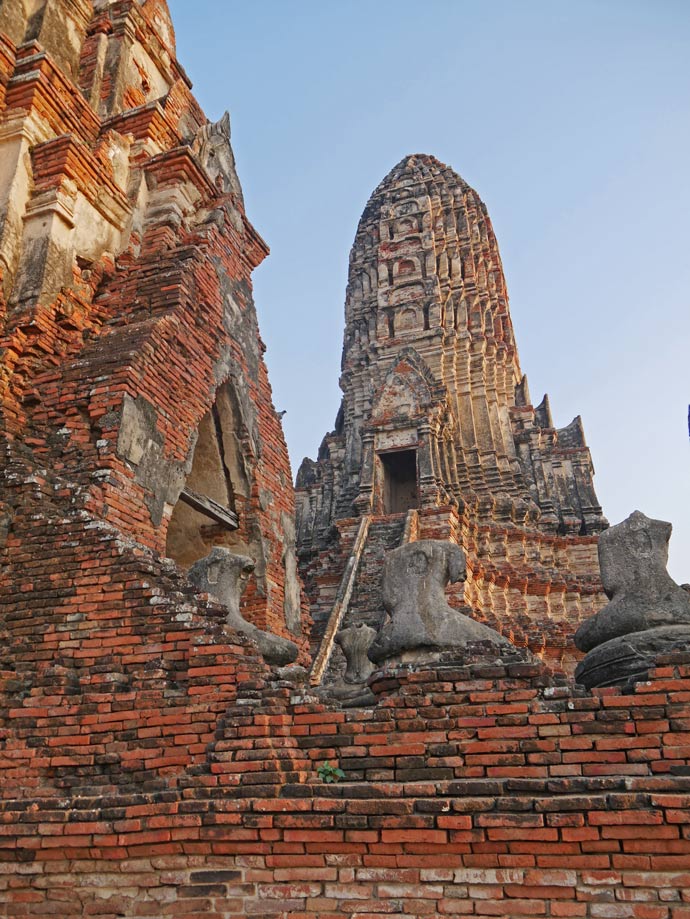 wat-chaiwattanaram-ayutthaya-mit-kind