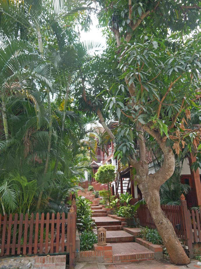 Laos mit Kindern - mit dem Slowboat nach Luang Prabang altstadt kolonialbauten frankreich luang prabang mit kindern