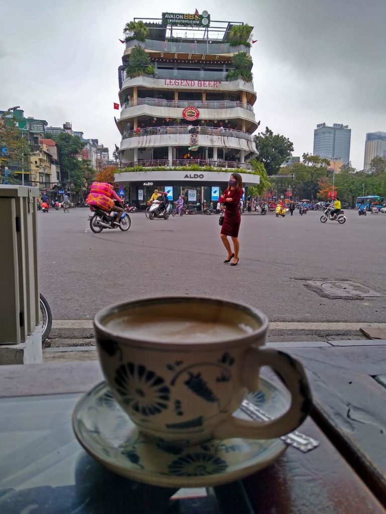 Hanoi mit Kindern erleben - die Wohnung über der Suppenküche egg coffee hanoi mit kindern 1
