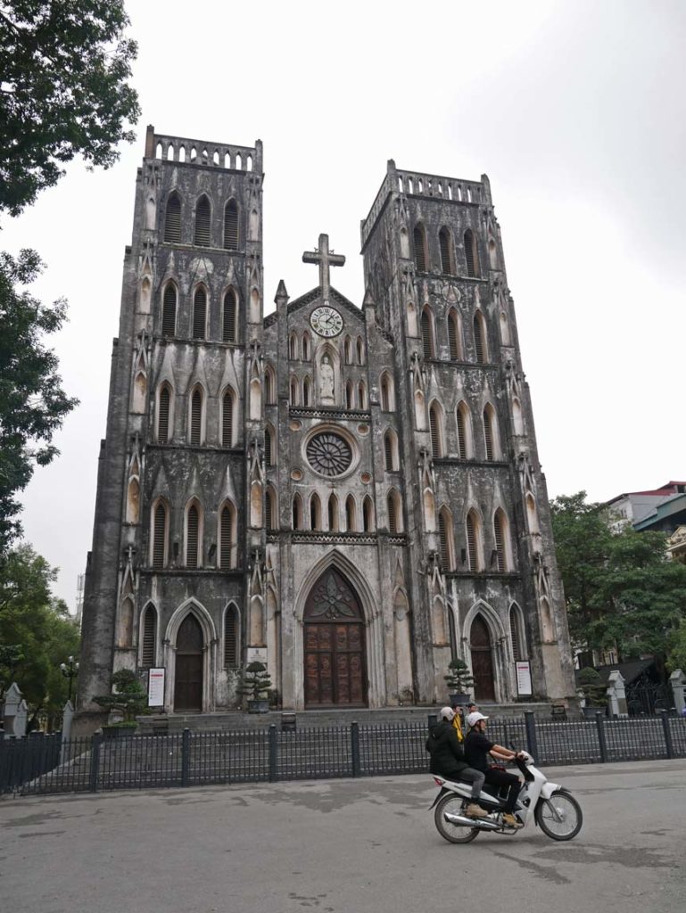 Hanoi mit Kindern erleben - die Wohnung über der Suppenküche -st-joseph-kathedrale-kirche-hanoi-mit-kindern