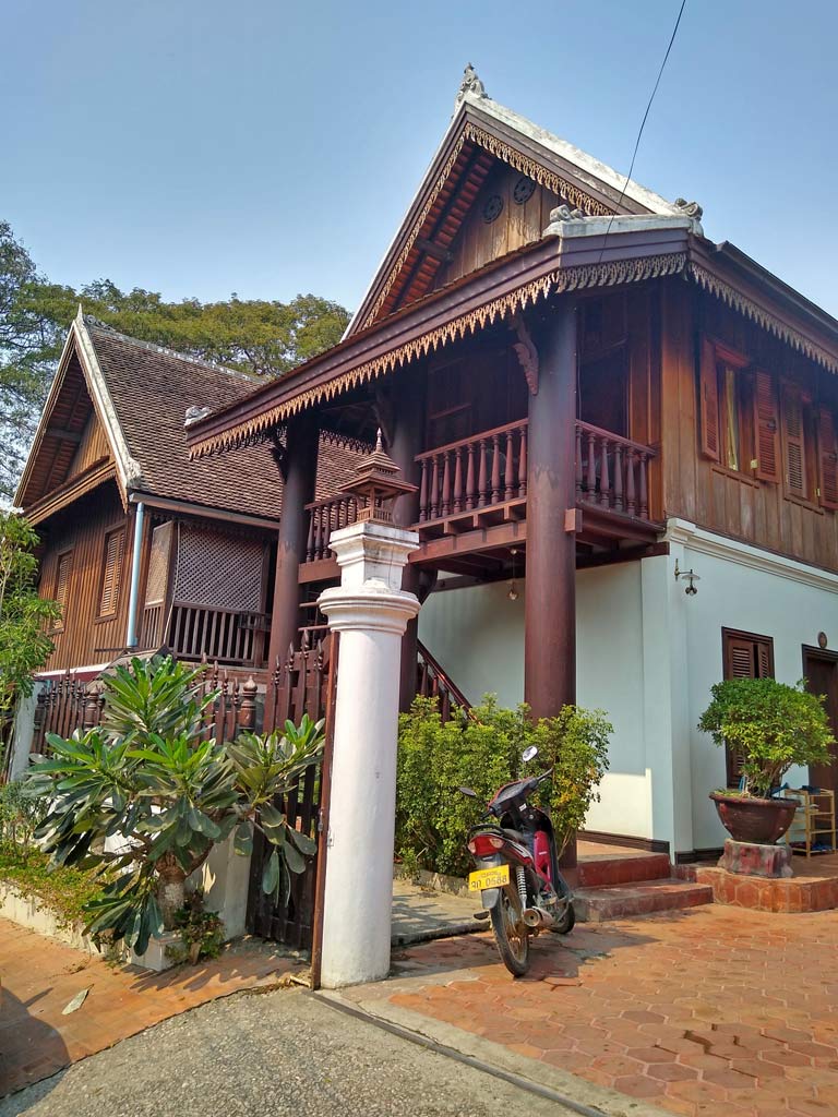 Laos mit Kindern - mit dem Slowboat nach Luang Prabang kolonialbauten-franzoesische-kolonie-luang-prabang-mit-kindern