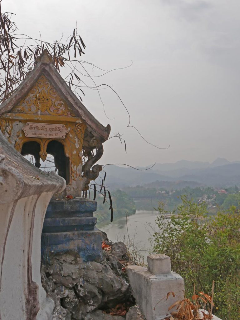 Laos mit Kindern - mit dem Slowboat nach Luang Prabang mount-phousi-luang-prabang-mit-kindern