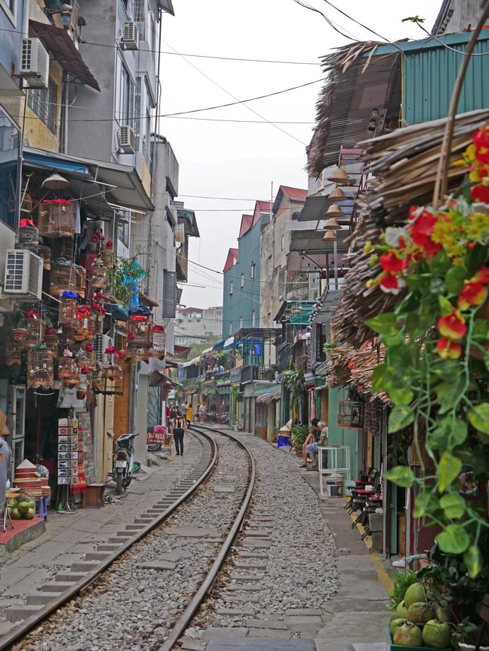 Hanoi mit Kindern erleben - die Wohnung über der Suppenküche trainstreet-hanoi-mit-kindern