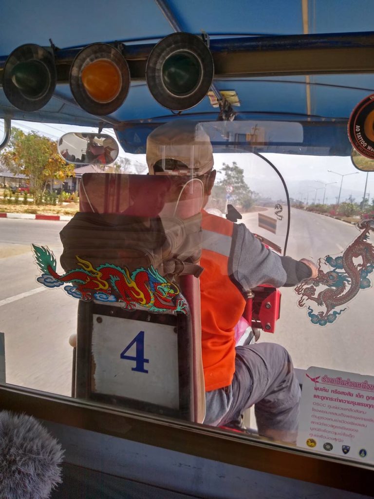 Laos mit Kindern - mit dem Slowboat nach Luang Prabang tuktuk fortbewegung luang prabang mi kindern