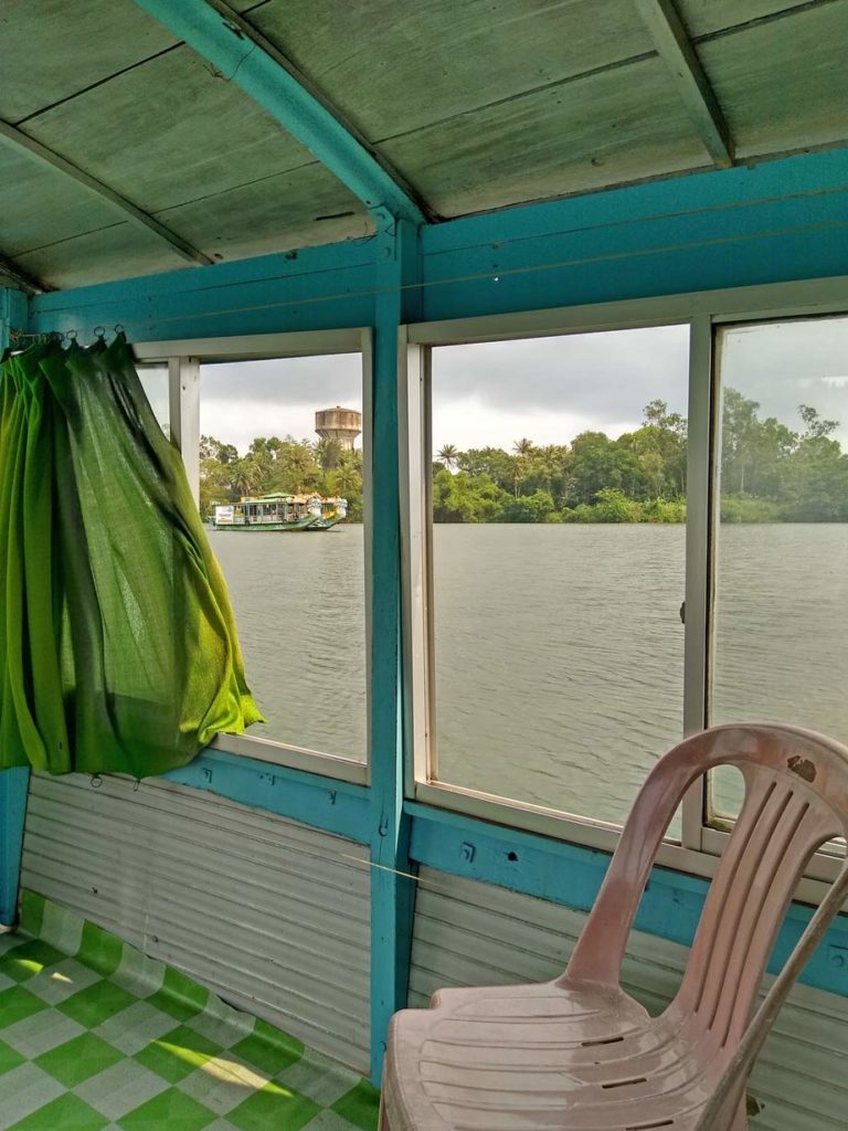 Hue in Vietnam - alte Kaiserstadt im Herzen Vietnams bootsfahrt parfuem fluss hue mit kindern