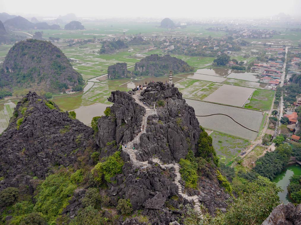 hang-mua-ninh-binh-mit-dem-zug-durch-vietnam