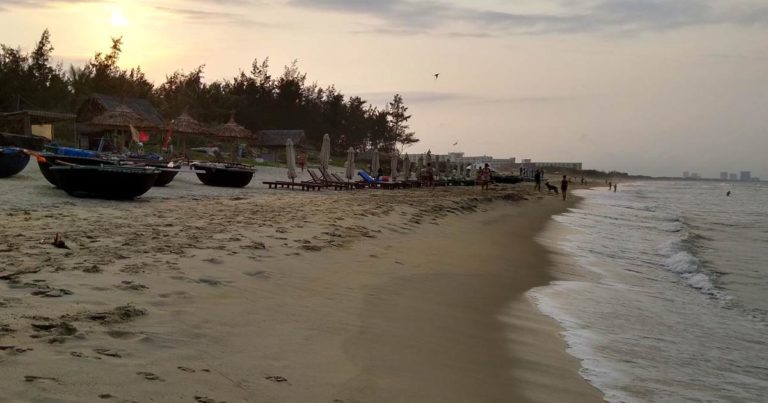 Mehr über den Artikel erfahren Strand in Hoi An – An Bang Beach in Vietnam