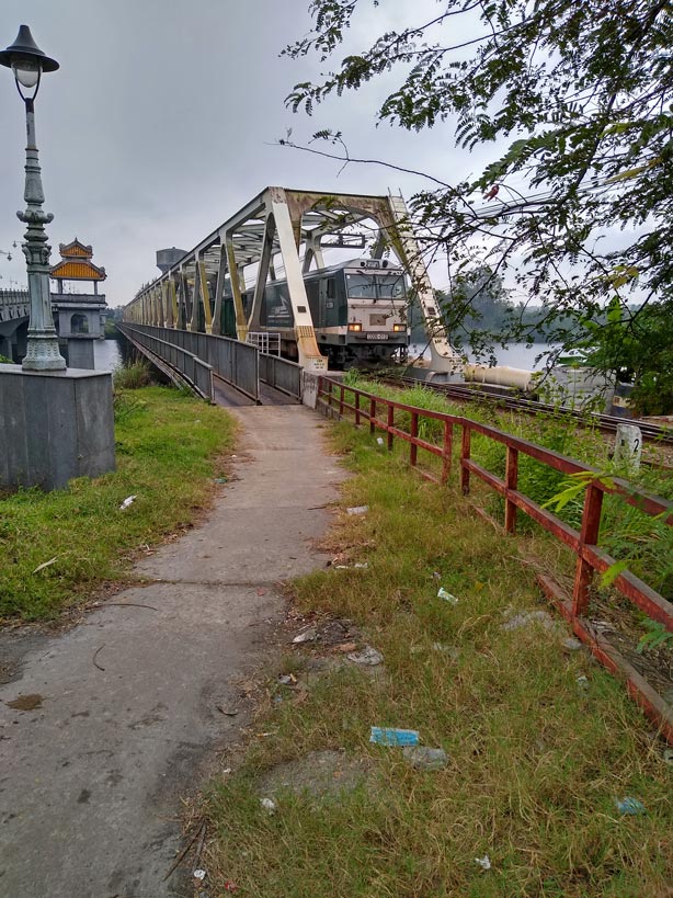 Hue in Vietnam - alte Kaiserstadt im Herzen Vietnams zugfahren-vietnam-mit-kindern