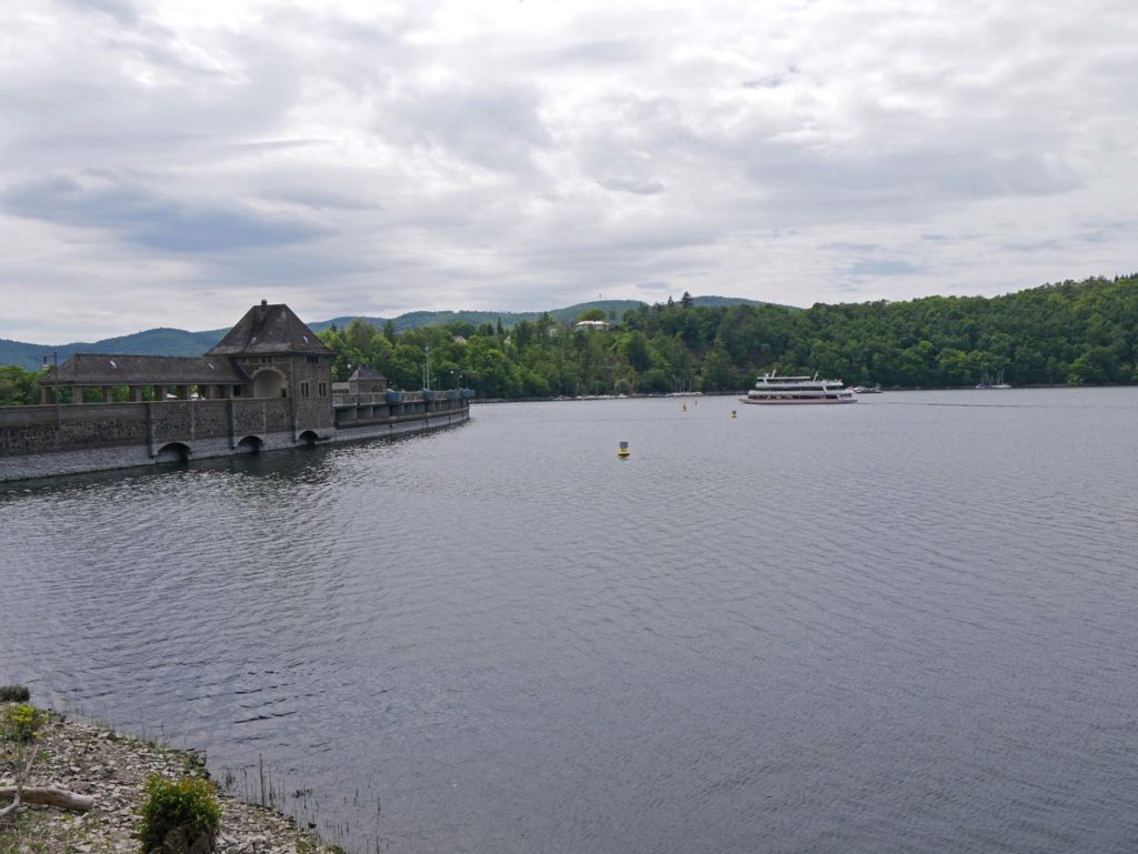 Edersee - Sehenswürdigkeiten mit Kindern edertalsperre-edersee-mit-kindern-urlaub-in-hessen