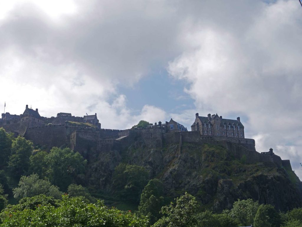 edinburgh-castle-rundreise-england-schottland-mit-kindern