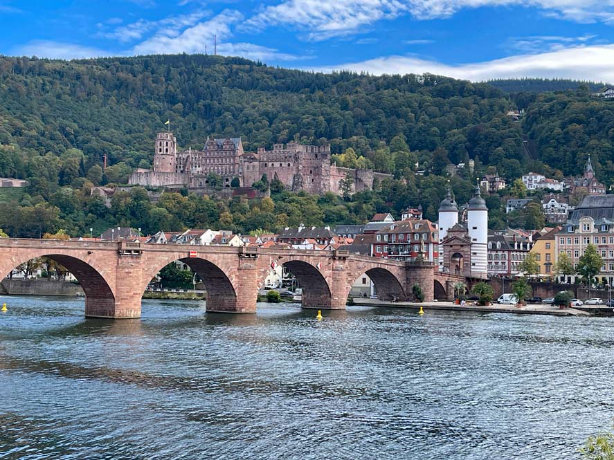 Odenwald mit Kindern neckar-mit-alter-bruecke-blick-auf-schloss-heidelberg