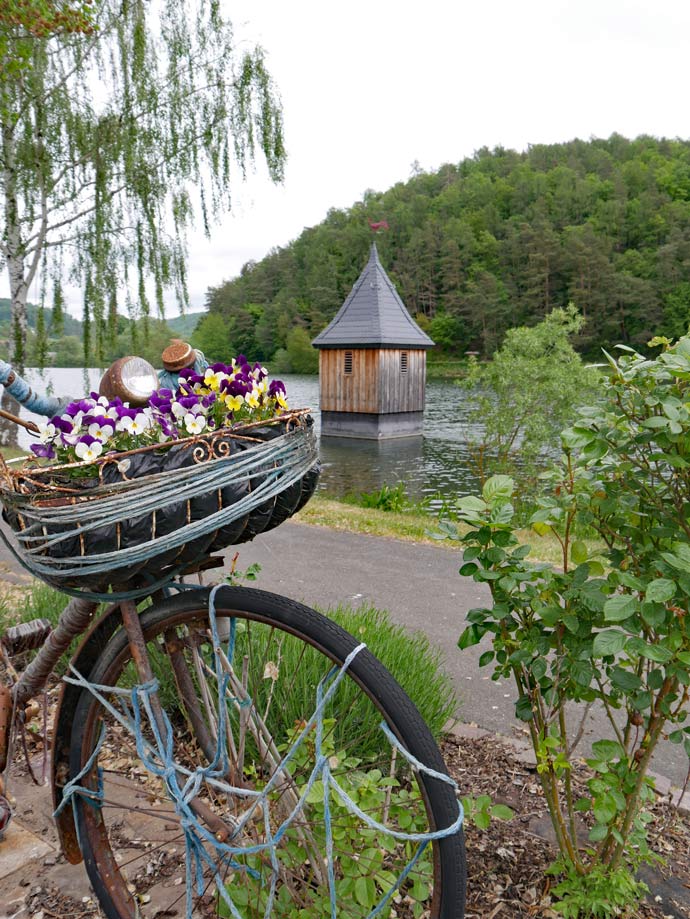 Edersee - Sehenswürdigkeiten mit Kindern kirche-im-see-edersee-sehenswuerdigkeiten