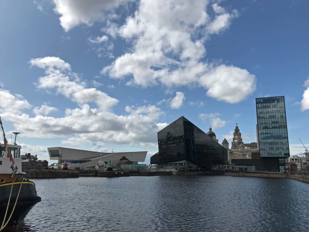 royal-albert-dock-pierhead-liverpool-mit-kindern