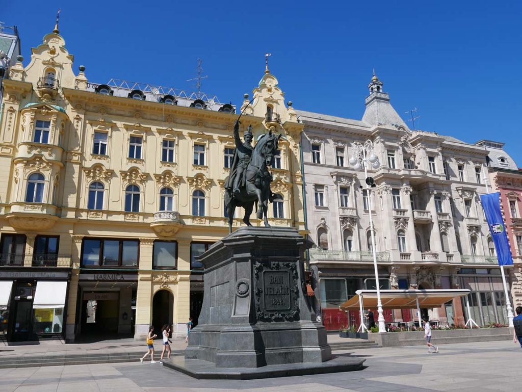 Sehenswürdigkeiten in Zagreb - unsere 8 Highlights in Kroatiens Hauptstadt Ban-Jelačić-Platz-zagreb-mit-kindern