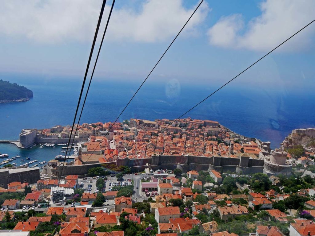 sehenswürdigkeiten-in-dalmatien-cable-car-dubrovnik