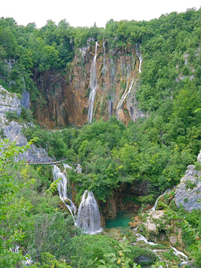 Plitvicer Seen mit Kindern - der schönste Nationalpark Kroatiens grosser-wasserfall-nationalpark-plitvicer-seen-kroatien-mit-kindern