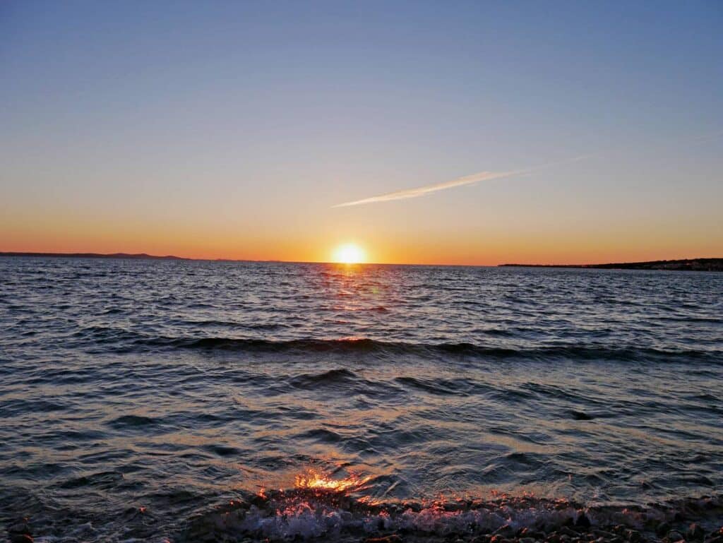 Kroatien Route - der ultimative Kroatien Familienurlaub sonnenuntergang-ueber-dem-meer-in-zadar-kroatien