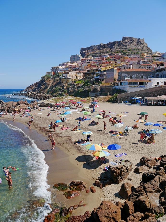 Sardinien mit Kindern - 9+ Highlights für den Familienurlaub castelsardo-sardinien-tipps-italien-mit-kindern