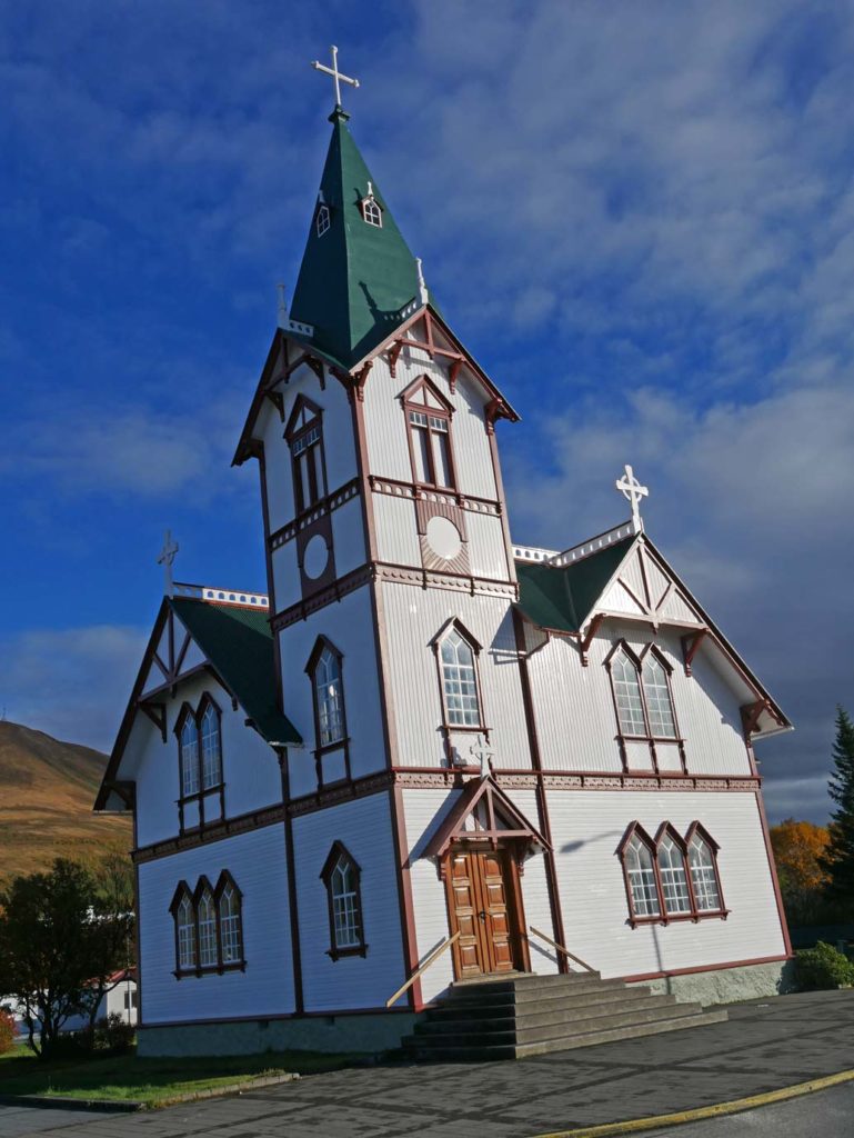 10 ultimative Tipps für Island - Wissenswertes für eure Rundreise husavik-kirche-island-mit-kindern