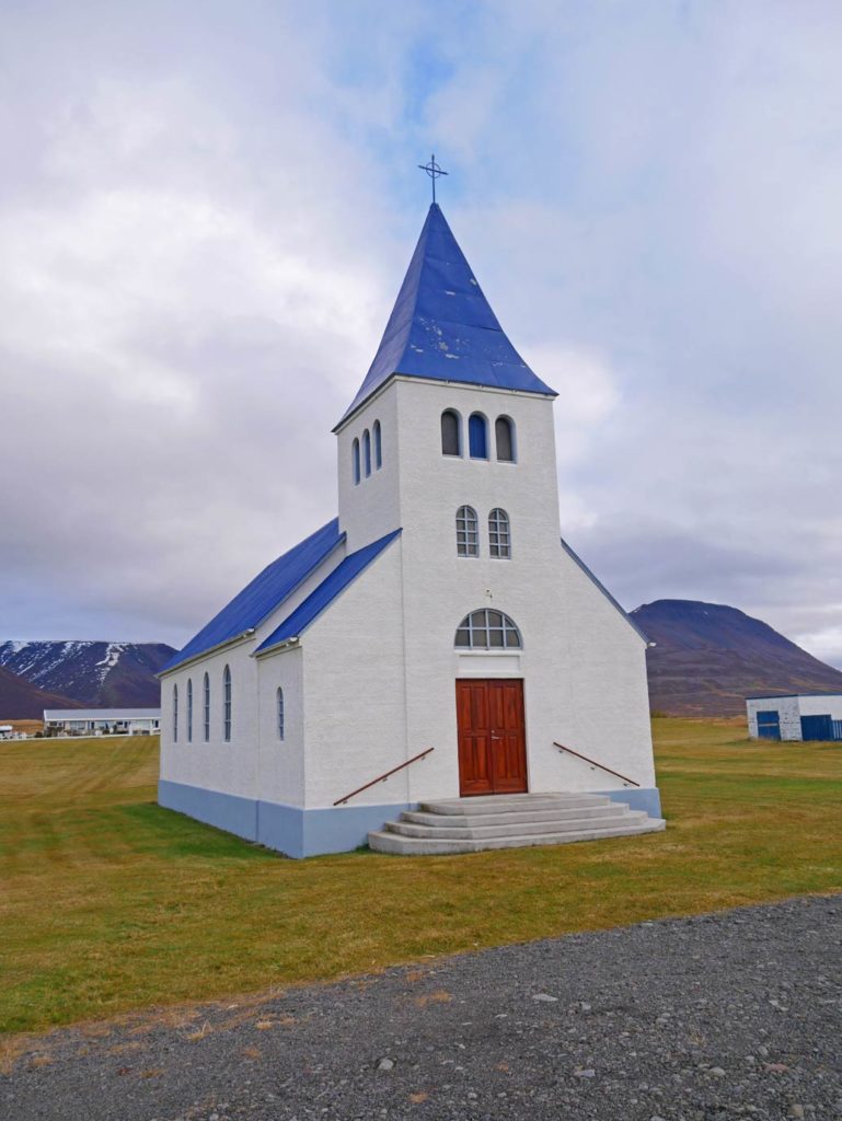 10 ultimative Tipps für Island - Wissenswertes für eure Rundreise kirche-island-mit-kindern