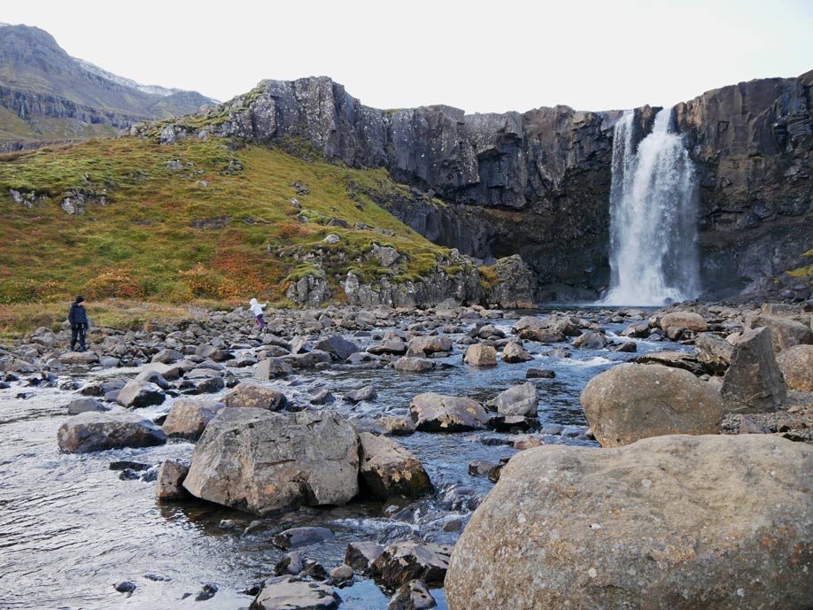 gufufoss-ost-island-mit-kindern