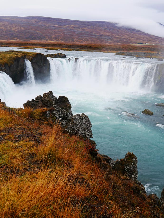 Nordisland - 15 Ziele zwischen Feuer und Eis highlights-island-godafoss-schoenste-wasserfaelle