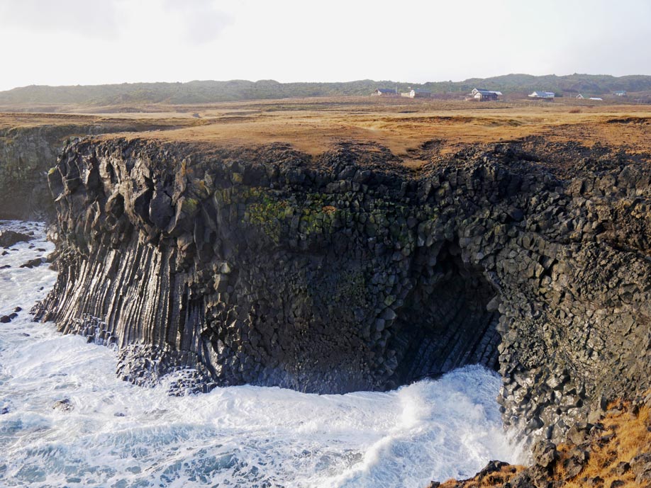 13 Sehenswürdigkeiten in Westisland und Reykjavik arnastapi-highlights-snaefellsnes