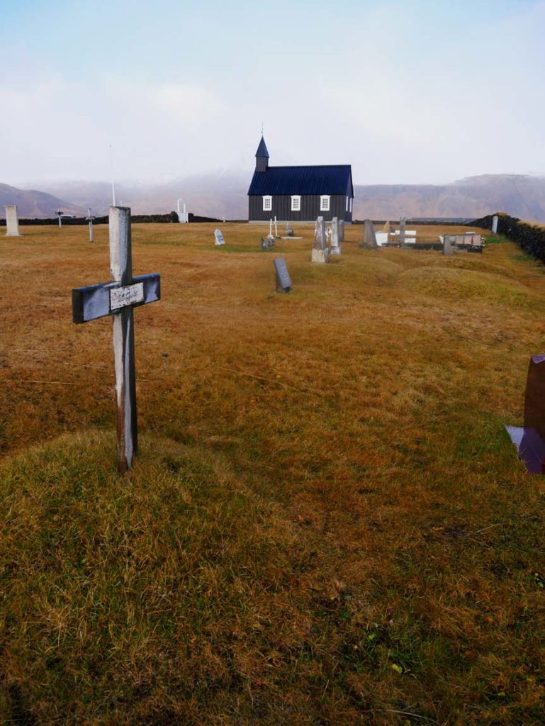 13 Sehenswürdigkeiten in Westisland und Reykjavik sehenswuerdigkeiten snaefellsnes buudirkirkja