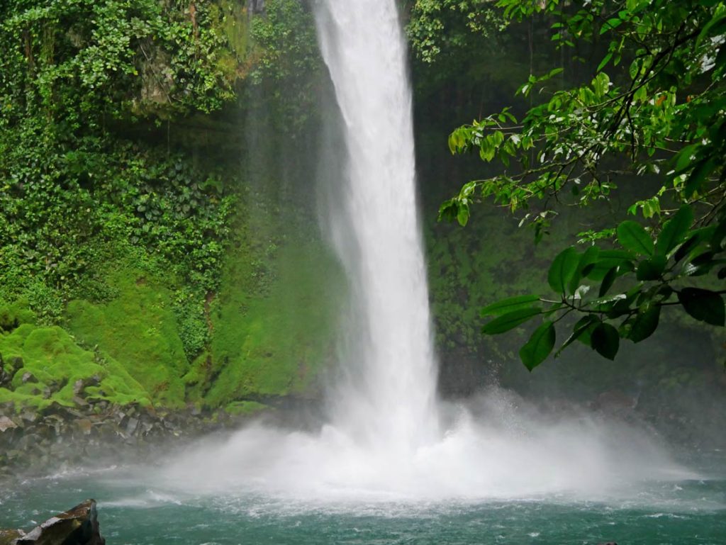 catarata-la-fortuna-costa-rica-mit-kindern