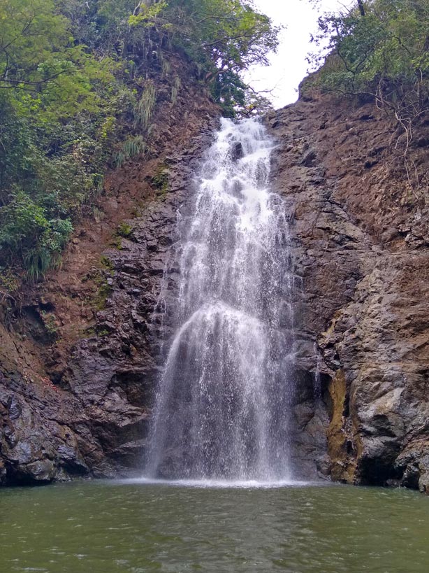 Costa Rica Rundreise - Diese 9 Etappen dürft ihr nicht verpassen! tipps-costa-rica-montezuma-wasserfall-halbinsel-nicoya-mit-kindern