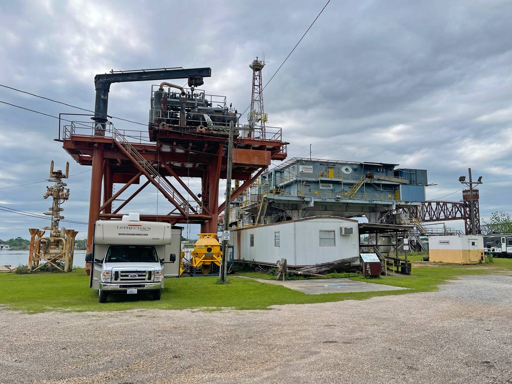 -wohnmobil-reise-usa-stellplatz-oelplattform-museum