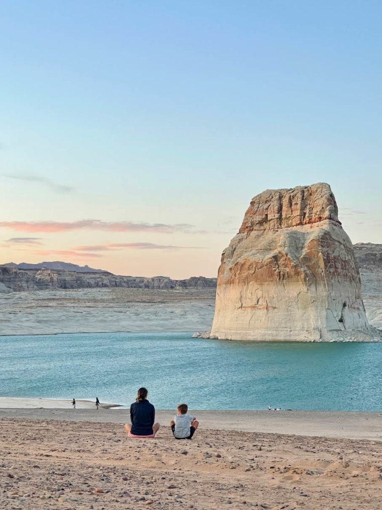 lone-rock-beach-nationalparks-der-usa