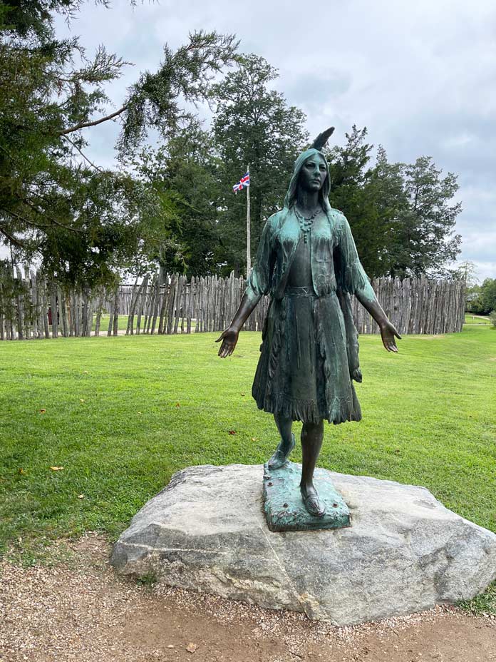 statue von pocahontas