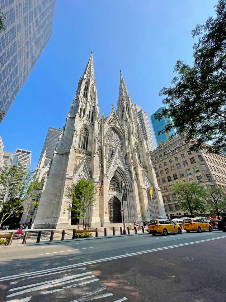 st.patrick-kathedrale-new-york-city-sightseeing-5th-avenue