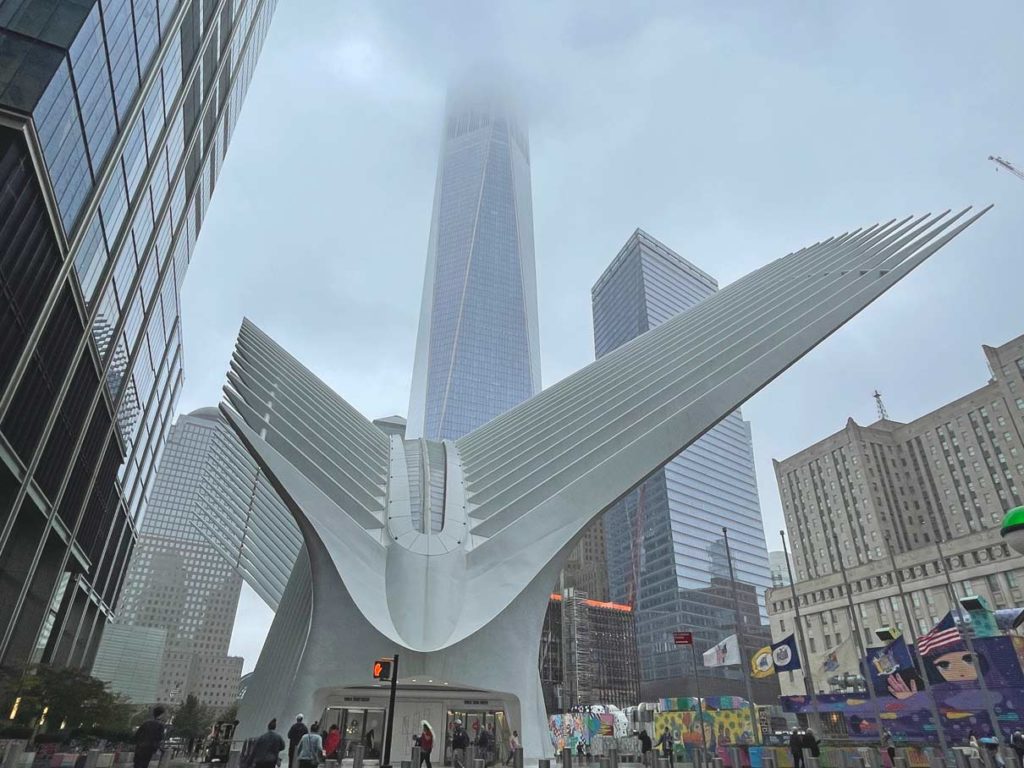 one-world-center-hinter-the-oculus-new-york-city-manhattan-sehenswuerdigkeiten