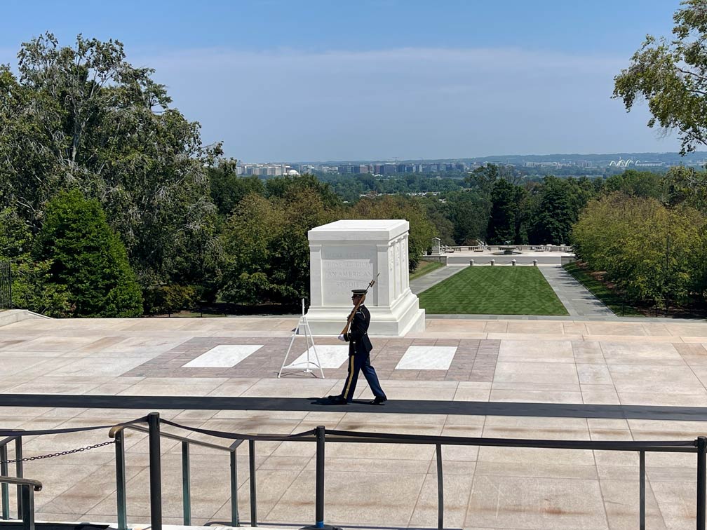 tomb-of-the-unknown-soldier-arlington-cemetery