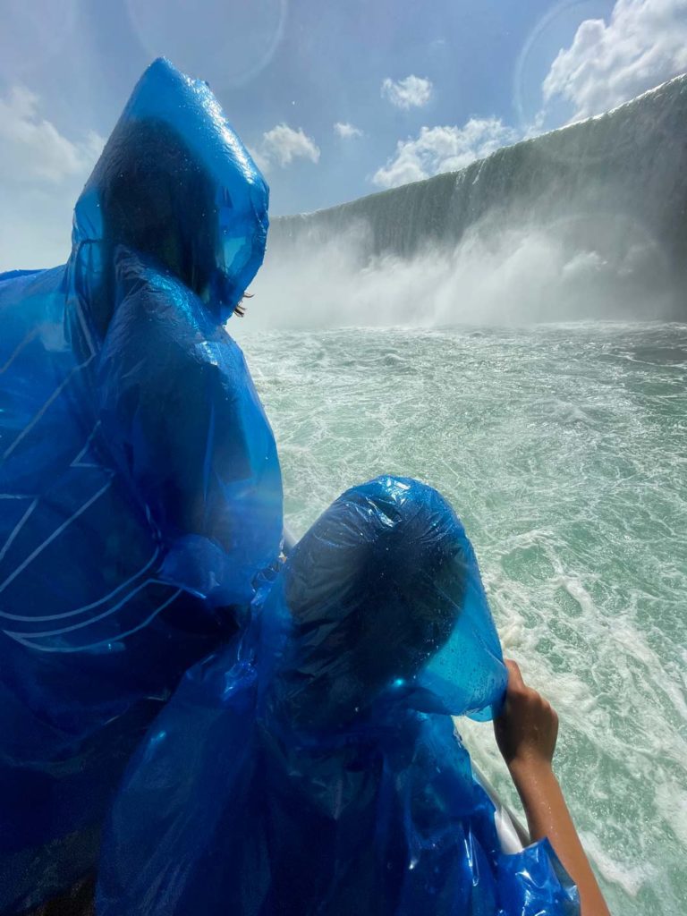 bootsfahrt-maid-of-the-mist-lohnt-es-sich-niagarafaelle