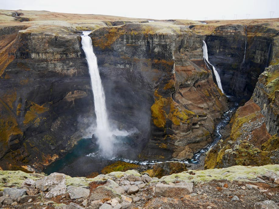 Island Rundreise in 10 Tagen - Zwei Routen für einen unvergesslichen Urlaub mit Kindern haifoss schoenste wasserfaelle island mietwagenrundreise